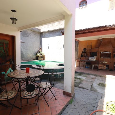 Casa à venda com 560m², 4 quartos e 2 vagasQuintal