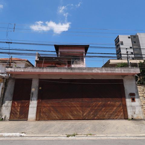 Casa à venda com 560m², 4 quartos e 2 vagasFachada
