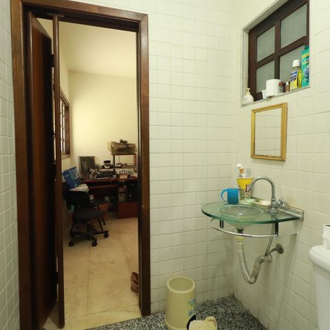 Casa à venda com 560m², 4 quartos e 2 vagasBanheiro 5