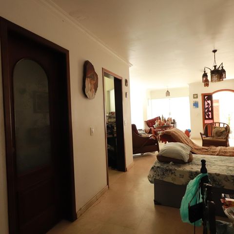 Casa à venda com 560m², 4 quartos e 2 vagasSala