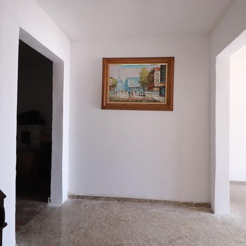 Casa à venda com 560m², 4 quartos e 2 vagasEscada