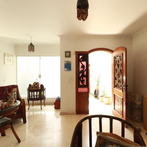 Casa à venda com 560m², 4 quartos e 2 vagasSala