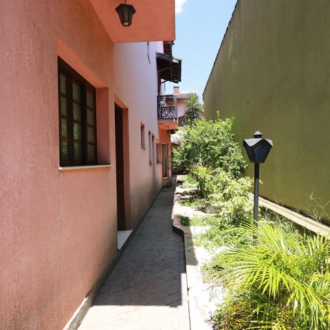 Casa à venda com 560m², 4 quartos e 2 vagasQuintal