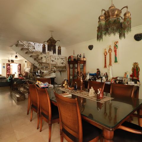 Casa à venda com 560m², 4 quartos e 2 vagasSala