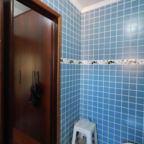 Casa à venda com 560m², 4 quartos e 2 vagasBanheiro da Suíte 2