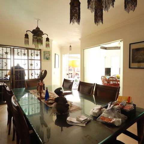 Casa à venda com 560m², 4 quartos e 2 vagasSala