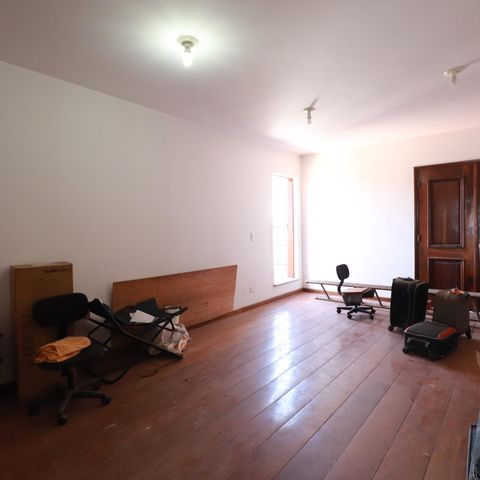 Casa à venda com 560m², 4 quartos e 2 vagasSala 3