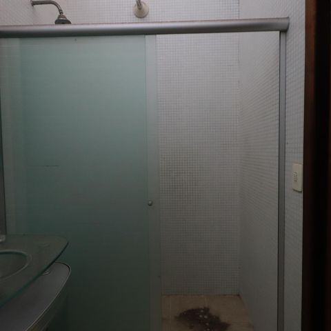 Casa à venda com 560m², 4 quartos e 2 vagasBanheiro da Suíte 1