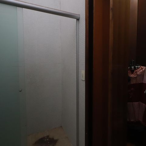 Casa à venda com 560m², 4 quartos e 2 vagasBanheiro da Suíte 1