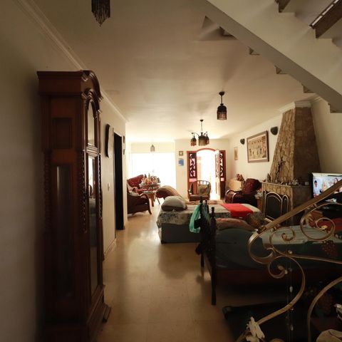 Casa à venda com 560m², 4 quartos e 2 vagasSala