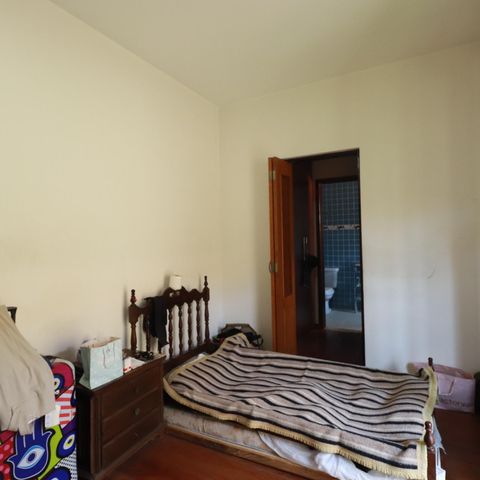 Casa à venda com 560m², 4 quartos e 2 vagasSuíte 2