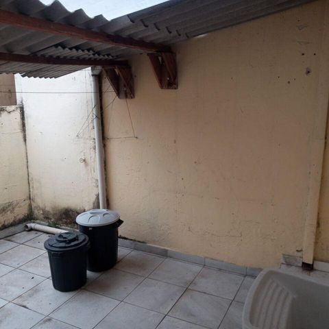 Casa à venda com 150m², 2 quartos e sem vaga
