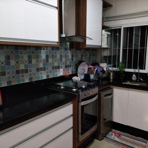Casa à venda com 94m², 2 quartos e 2 vagas