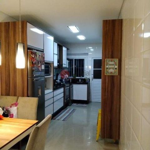Casa à venda com 94m², 2 quartos e 2 vagas