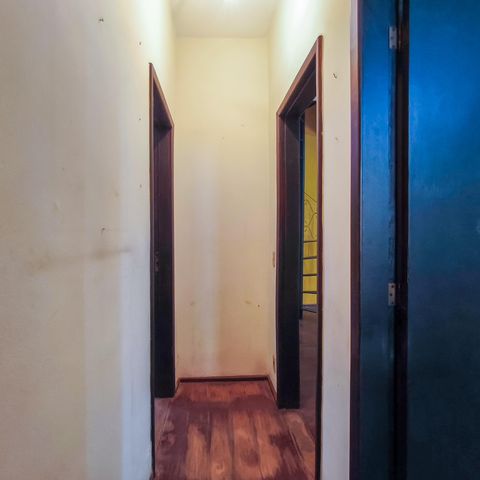 Casa à venda com 253m², 4 quartos e 1 vaga Casa à venda com 253m², 4 quartos e 1 vagaCorredor