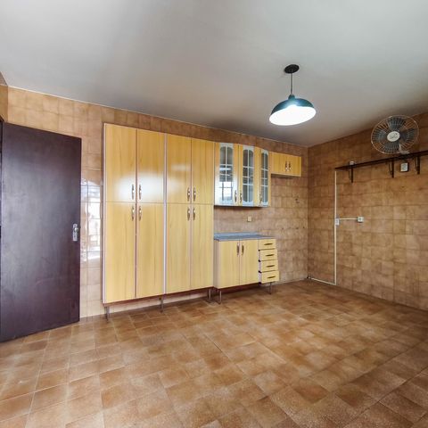 Casa à venda com 253m², 4 quartos e 1 vaga Casa à venda com 253m², 4 quartos e 1 vagaCozinha