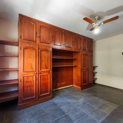 Casa à venda com 253m², 4 quartos e 1 vaga Casa à venda com 253m², 4 quartos e 1 vagaQuarto 3