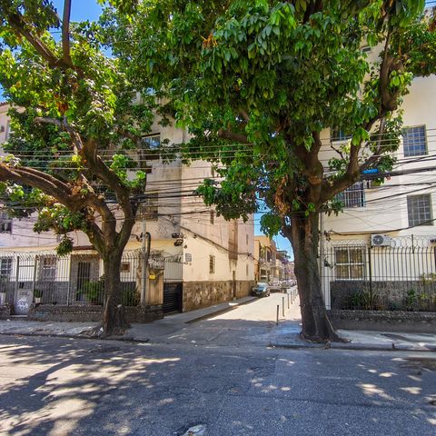 Casa à venda com 253m², 4 quartos e 1 vaga Casa à venda com 253m², 4 quartos e 1 vagaFachada e portaria