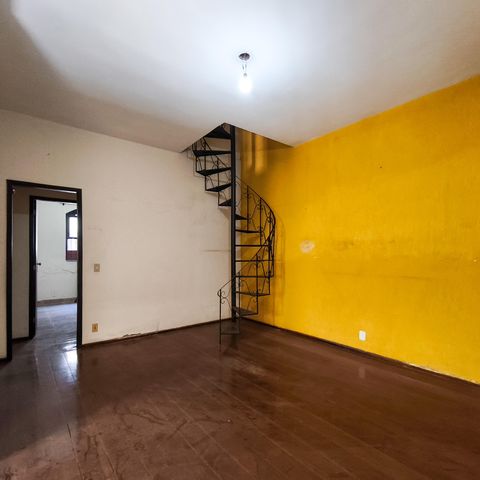 Casa à venda com 253m², 4 quartos e 1 vaga Casa à venda com 253m², 4 quartos e 1 vagaSala