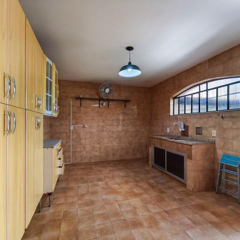 Casa à venda com 253m², 4 quartos e 1 vaga Casa à venda com 253m², 4 quartos e 1 vagaCozinha