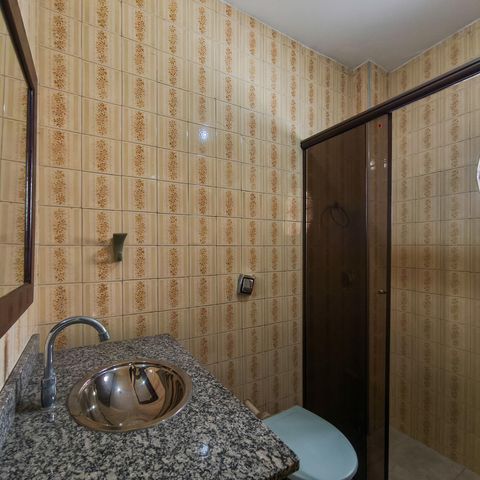 Casa à venda com 253m², 4 quartos e 1 vaga Casa à venda com 253m², 4 quartos e 1 vagaBanheiro Corredor