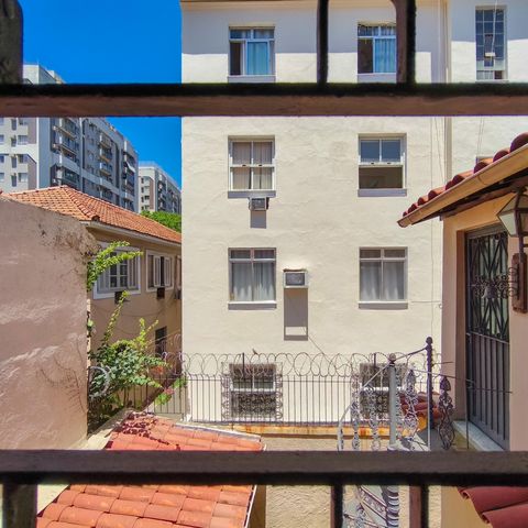 Casa à venda com 253m², 4 quartos e 1 vaga Casa à venda com 253m², 4 quartos e 1 vagaÁrea comum