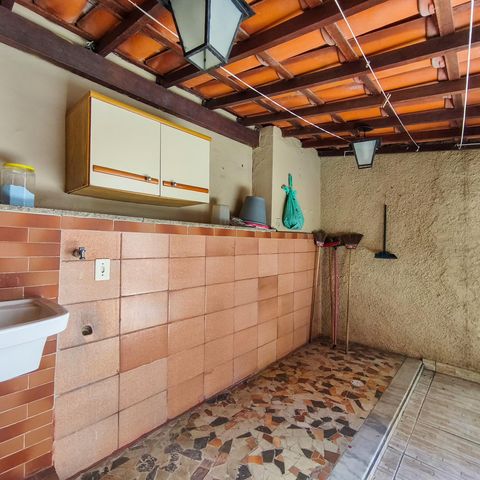 Casa à venda com 253m², 4 quartos e 1 vaga Casa à venda com 253m², 4 quartos e 1 vagaÁrea de Serviço