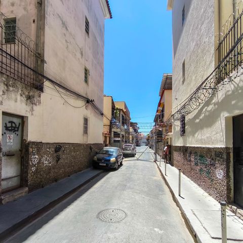Casa à venda com 253m², 4 quartos e 1 vaga Casa à venda com 253m², 4 quartos e 1 vagaFachada e portaria