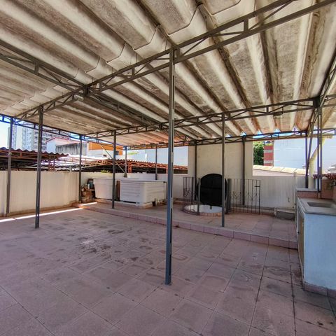 Casa à venda com 253m², 4 quartos e 1 vaga Casa à venda com 253m², 4 quartos e 1 vagaTerraço
