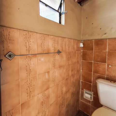 Casa à venda com 253m², 4 quartos e 1 vaga Casa à venda com 253m², 4 quartos e 1 vagaBanheiro de serviço