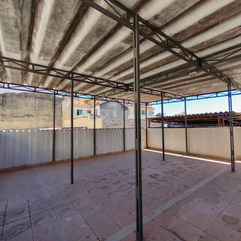 Casa à venda com 253m², 4 quartos e 1 vaga Casa à venda com 253m², 4 quartos e 1 vagaTerraço