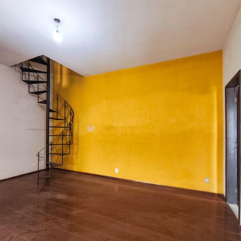 Casa à venda com 253m², 4 quartos e 1 vaga Casa à venda com 253m², 4 quartos e 1 vagaSala