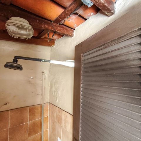 Casa à venda com 253m², 4 quartos e 1 vaga Casa à venda com 253m², 4 quartos e 1 vagaBanheiro de serviço