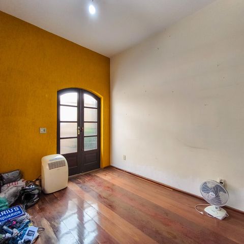 Casa à venda com 253m², 4 quartos e 1 vaga Casa à venda com 253m², 4 quartos e 1 vagaSala