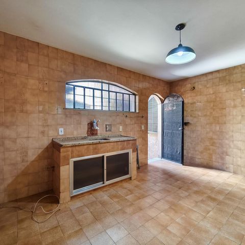Casa à venda com 253m², 4 quartos e 1 vaga Casa à venda com 253m², 4 quartos e 1 vagaCozinha