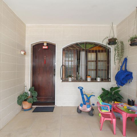 Casa à venda com 90m², 3 quartos e 1 vaga Casa à venda com 90m², 3 quartos e 1 vagaGaragem