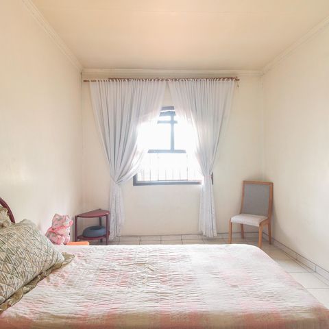 Casa à venda com 90m², 3 quartos e 1 vaga Casa à venda com 90m², 3 quartos e 1 vagaQuarto 1