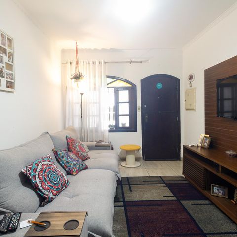 Casa à venda com 90m², 3 quartos e 1 vaga Casa à venda com 90m², 3 quartos e 1 vagaSala