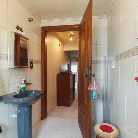 Casa à venda com 90m², 3 quartos e 1 vaga Casa à venda com 90m², 3 quartos e 1 vagaBanheiro Suíte