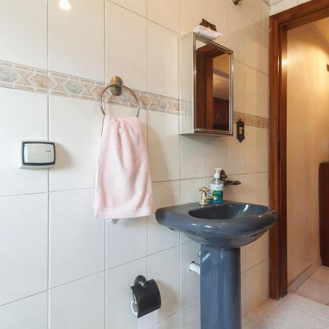 Casa à venda com 90m², 3 quartos e 1 vaga Casa à venda com 90m², 3 quartos e 1 vagaBanheiro Suíte