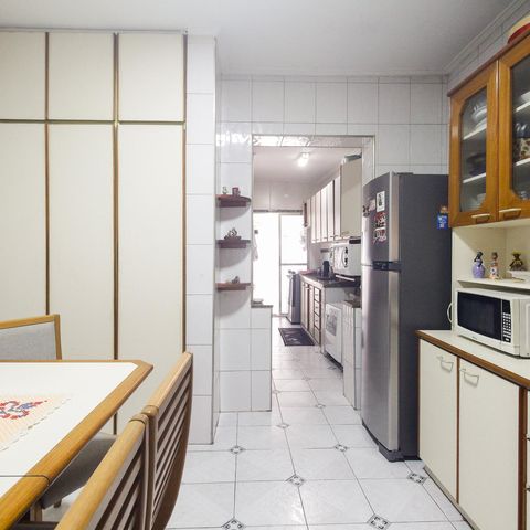 Casa à venda com 90m², 3 quartos e 1 vaga Casa à venda com 90m², 3 quartos e 1 vagaCozinha