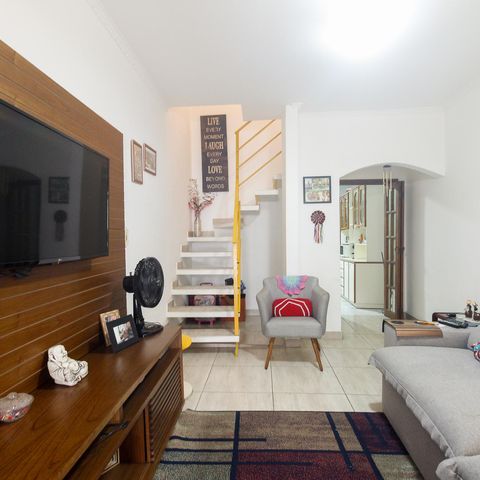 Casa à venda com 90m², 3 quartos e 1 vaga Casa à venda com 90m², 3 quartos e 1 vagaSala