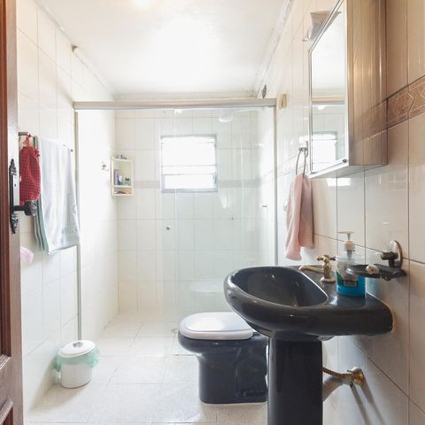 Casa à venda com 90m², 3 quartos e 1 vaga Casa à venda com 90m², 3 quartos e 1 vagaBanheiro Suíte