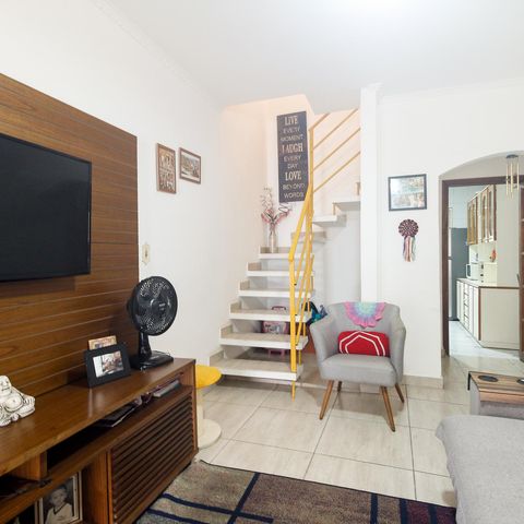 Casa à venda com 90m², 3 quartos e 1 vaga Casa à venda com 90m², 3 quartos e 1 vagaSala