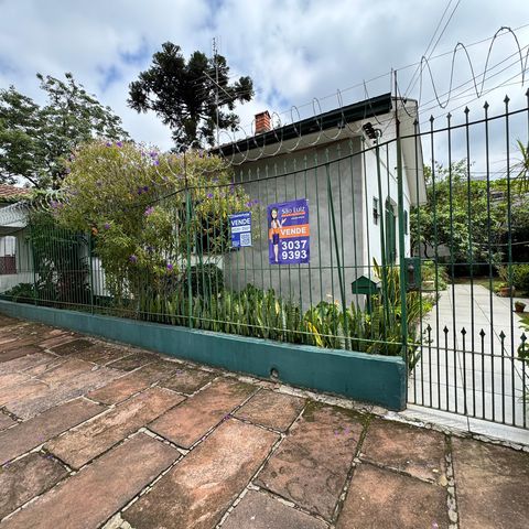 Casa à venda com 130m², 3 quartos e 1 vaga Casa à venda com 130m², 3 quartos e 1 vagaFachada + Placa
