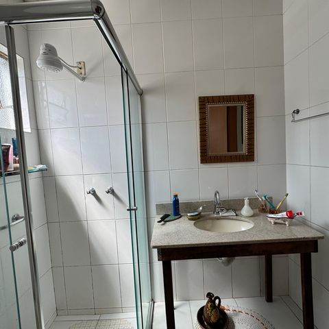 Casa à venda com 130m², 3 quartos e 1 vaga Casa à venda com 130m², 3 quartos e 1 vagaBanheiro