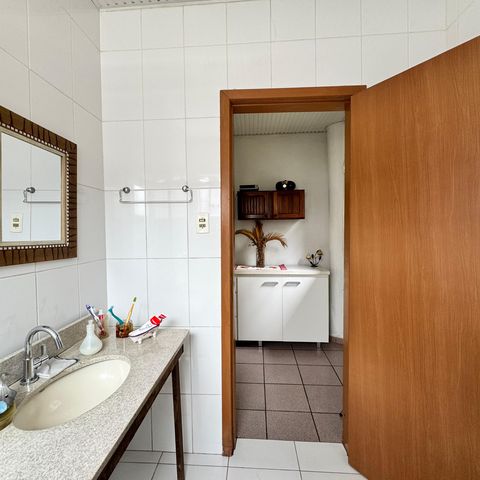 Casa à venda com 130m², 3 quartos e 1 vaga Casa à venda com 130m², 3 quartos e 1 vagaBanheiro