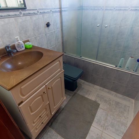 Casa à venda com 129m², 3 quartos e 2 vagas Casa à venda com 129m², 3 quartos e 2 vagasBanheiro da Suíte