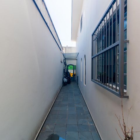 Casa à venda com 129m², 3 quartos e 2 vagas Casa à venda com 129m², 3 quartos e 2 vagasCorredor Lateral