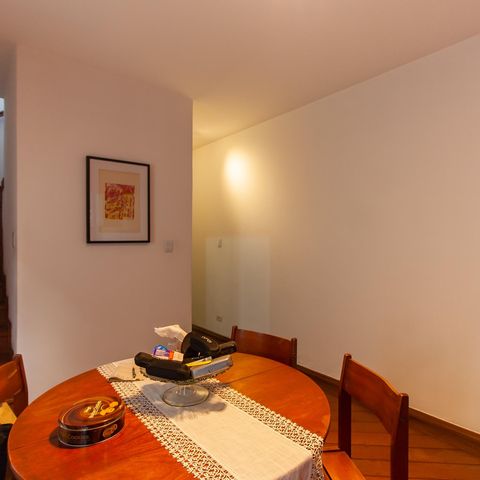 Casa à venda com 129m², 3 quartos e 2 vagas Casa à venda com 129m², 3 quartos e 2 vagasSala de Jantar